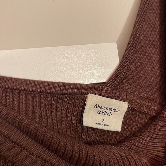 Abercrombie Asymmetrical Slim Sweater Set - Picture 4 of 4